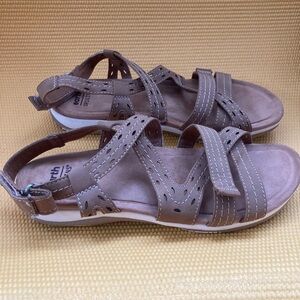 Earth Origins   Sandals 9.5 M  Strappy Comfort Faux Leather Color Tan